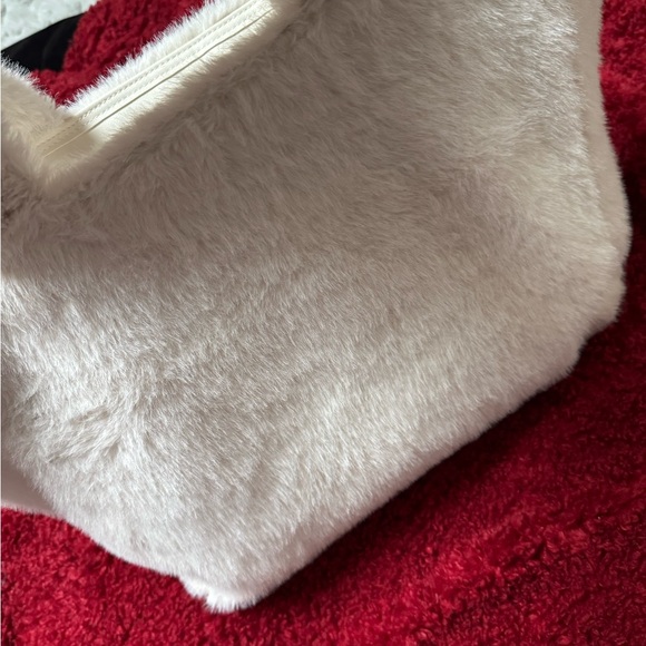 Victoria's Secret White Faux Fur Tote - Picture 4 of 6